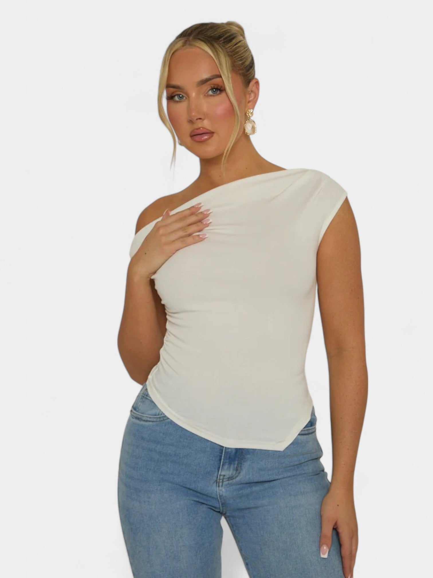 ZAHARA TWIST SHOULDER TOP